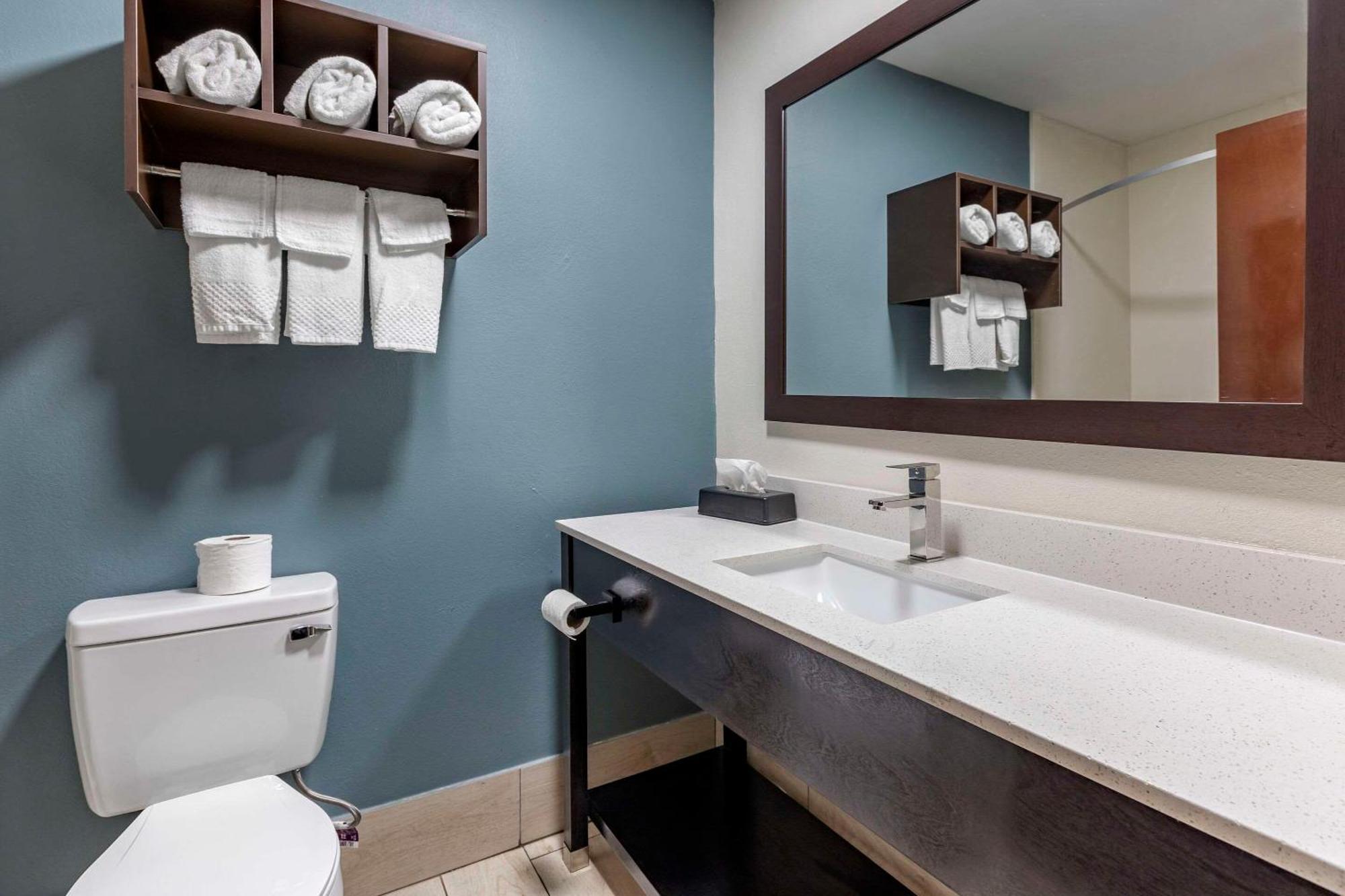 Sleep & Augusta West Near Eisenhower Hotel 2*