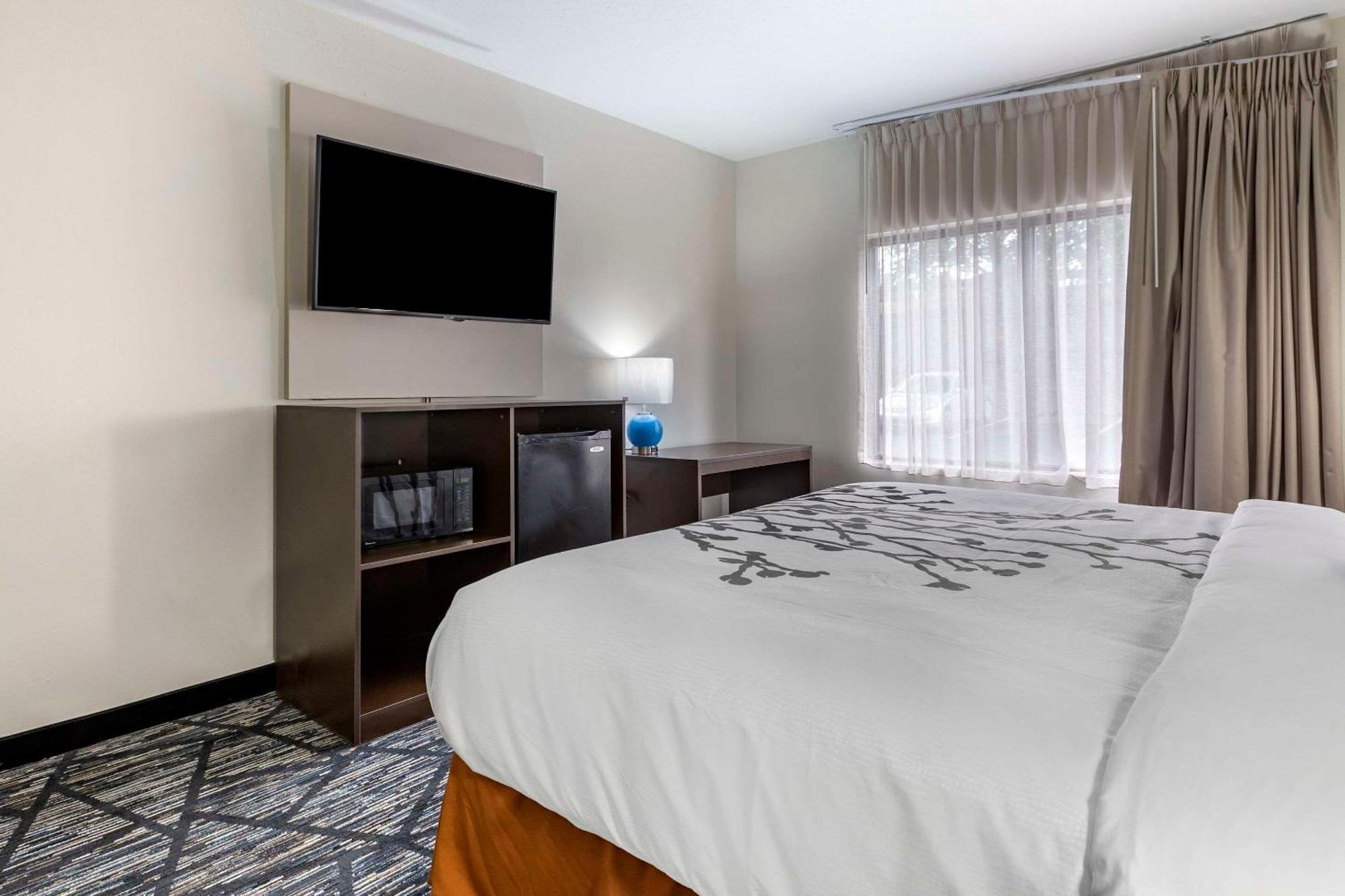 Hotel Sleep & Augusta West Near Eisenhower 2*